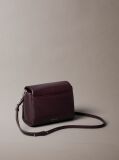 Rosu Geanta Crossbody Matlasata Cu Emblema Metalica  Femei
