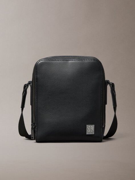 Black Emblem Logo Textured Reporter Bag  Men