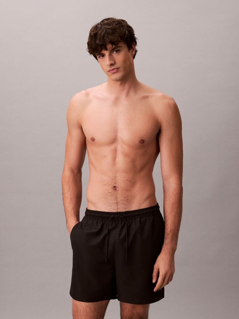 Negru Pantaloni Scurti De Baie Medii Cu Snur - CK Monogram  Barbati