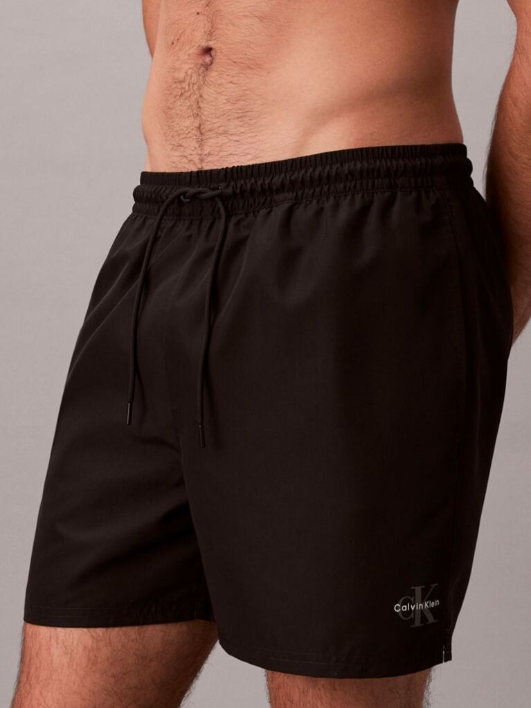 Negru Pantaloni Scurti De Baie Medii Cu Snur - CK Monogram  Barbati