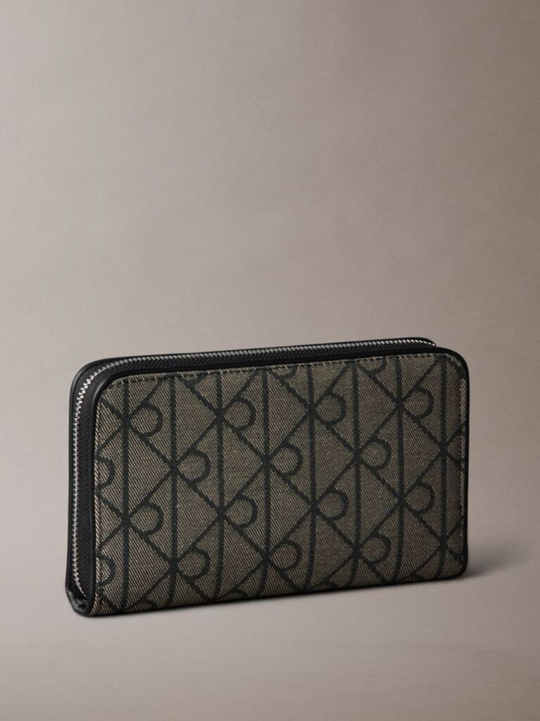 Multi Portofel Pentru Pasaport Din Jacquard Cu Logo Si Protectie RFID  Femei