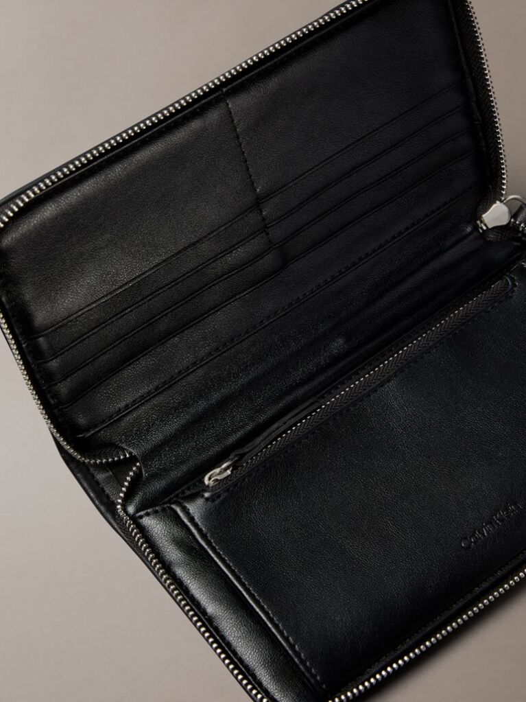Multi Portofel Pentru Pasaport Din Jacquard Cu Logo Si Protectie RFID  Femei