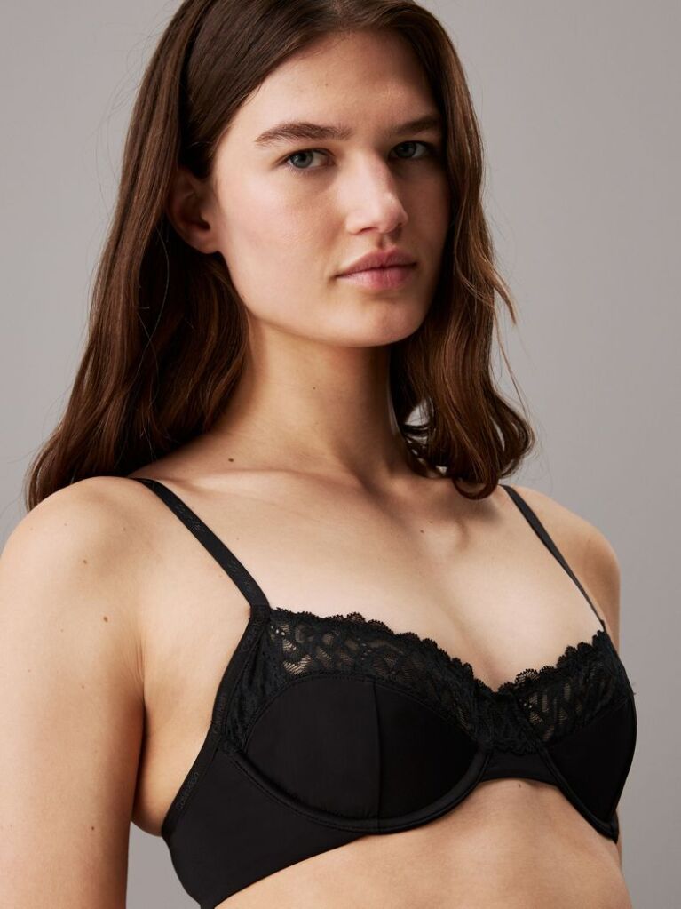 Negru Sutien Demi T-shirt – CK Attraction  Femei