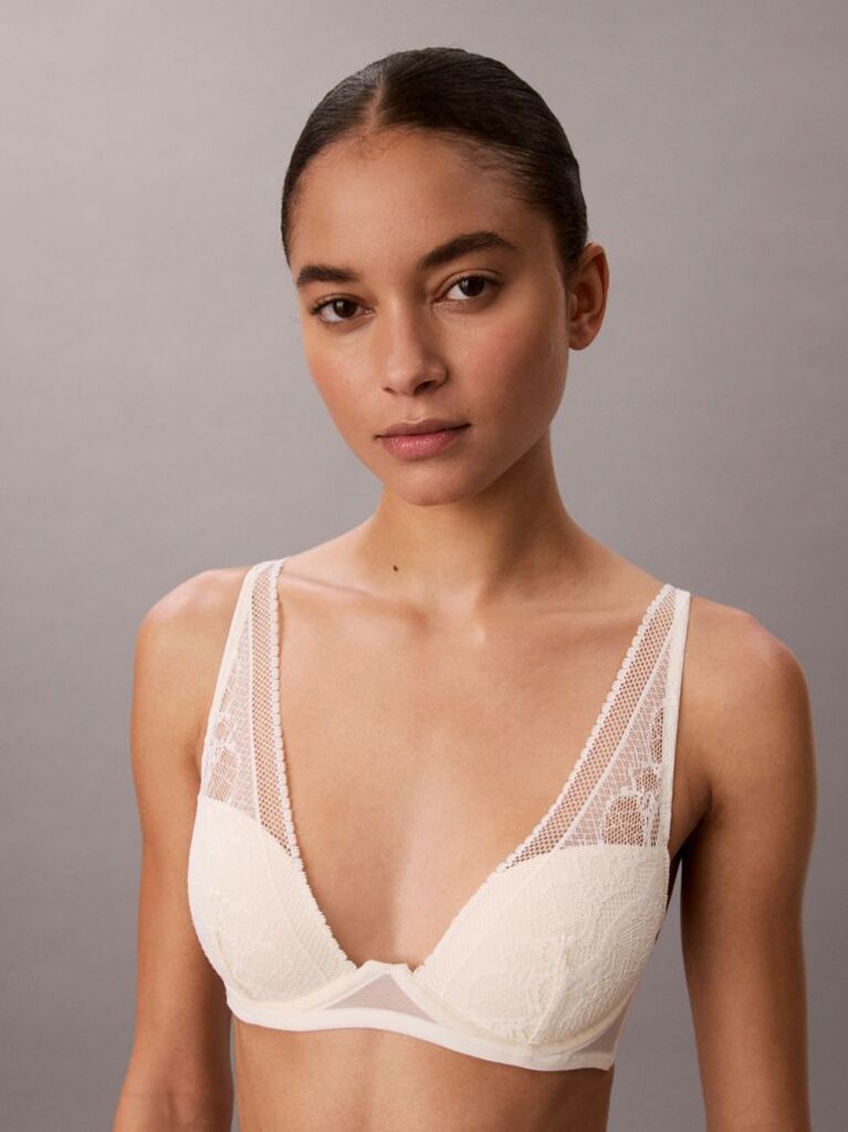 Alb Sutien Plunge Cu Captuseala Usoara – Signature Stretch Lace  Femei