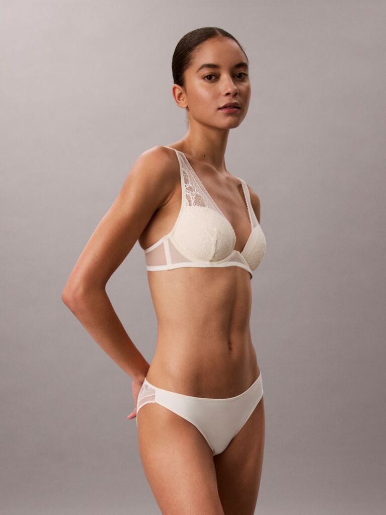 Alb Sutien Plunge Cu Captuseala Usoara – Signature Stretch Lace  Femei