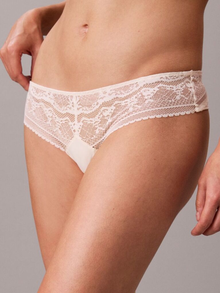 Alb Chiloti Tanga - Signature Stretch Lace  Femei