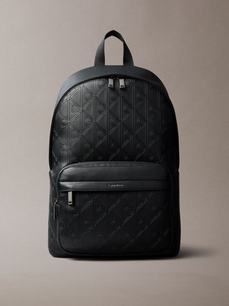Negru Rucsac Cu Prindere Pe Troller Si Emblema Embosata  Barbati
