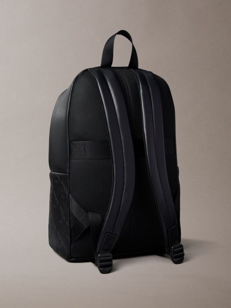Negru Rucsac Cu Prindere Pe Troller Si Emblema Embosata  Barbati