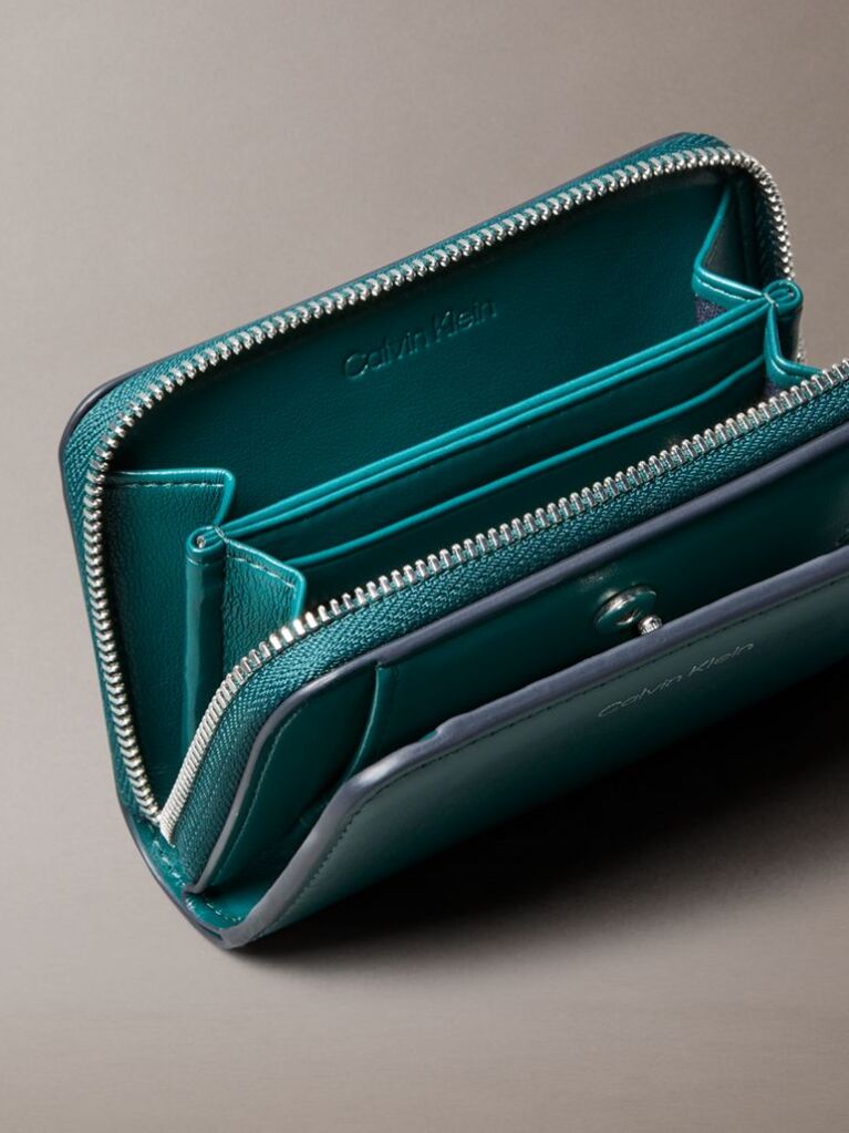 Green Leather Medium Zip Wallet  Women