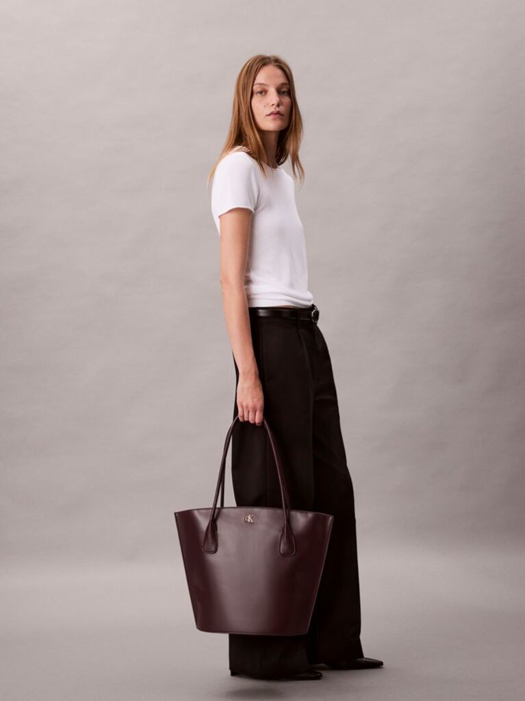 Rosu Geanta Tote Cu Logo Monogram Si Accesorii Metalice  Femei