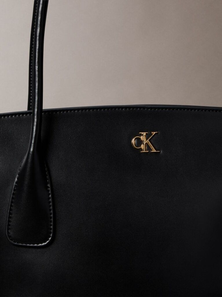 Negru Geanta Tote Cu Logo Monogram Si Accesorii Metalice  Femei