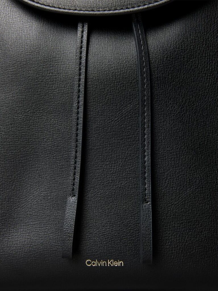 Negru Rucsac Cu Clapeta Si Logo Foil  Femei