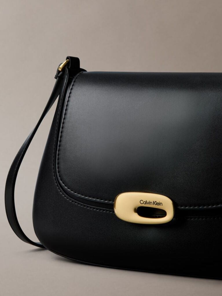 Negru Geanta Crossbody Medie Cu Clapeta Si Logo Gravat  Femei