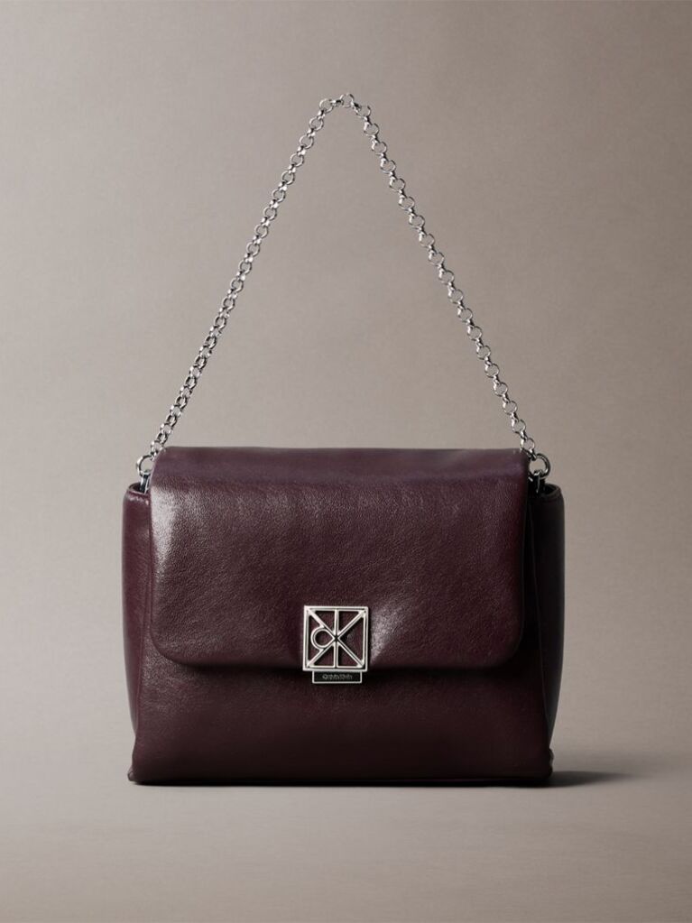 Rosu Geanta Crossbody Matlasata Cu Emblema Metalica  Femei