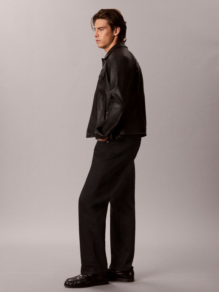 Negru Blugi Negri Drepti Cu Croiala Regulara  Barbati