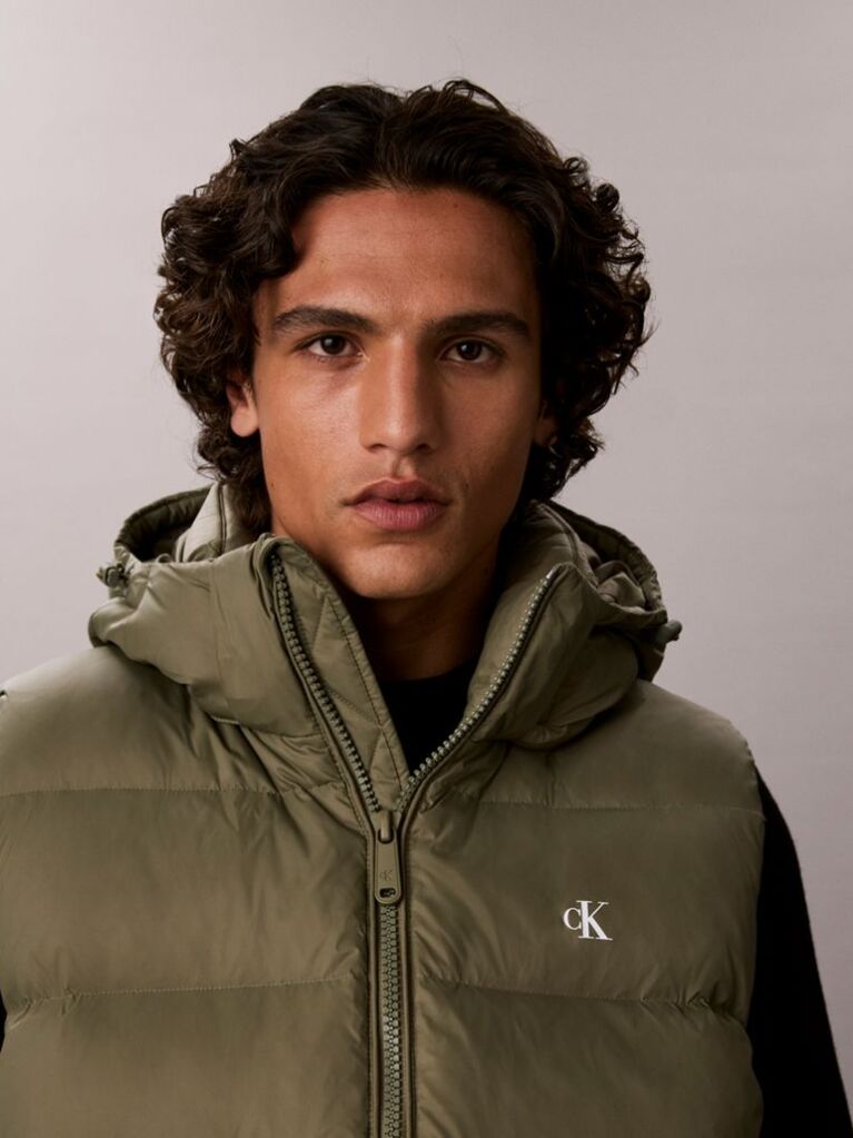 Verde Vesta Puffer Cu Umplutura De Puf Si Gluga  Barbati