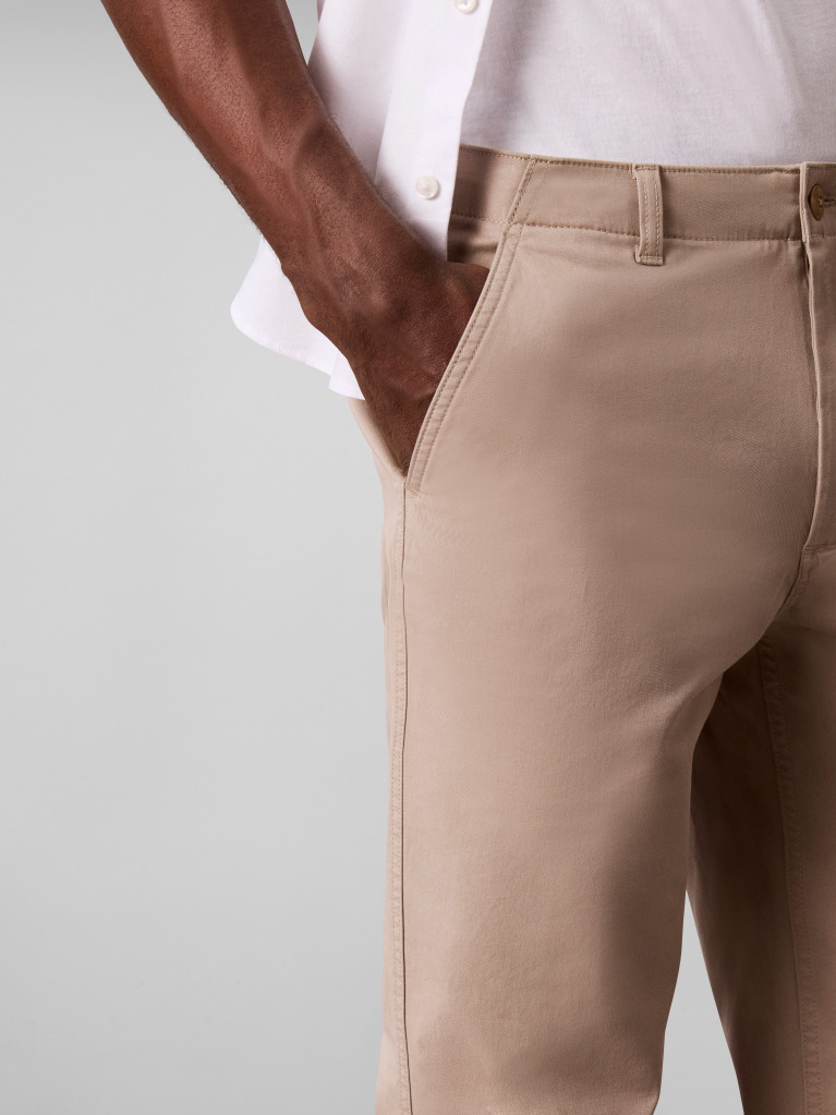 Kaki Pantaloni Chino Confortabili Din Bumbac Cu Croiala Conica  Barbati